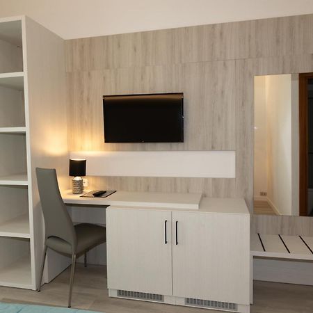 לידו די ג'סולו Hotel & Aparthotel Carinthia S מראה חיצוני תמונה