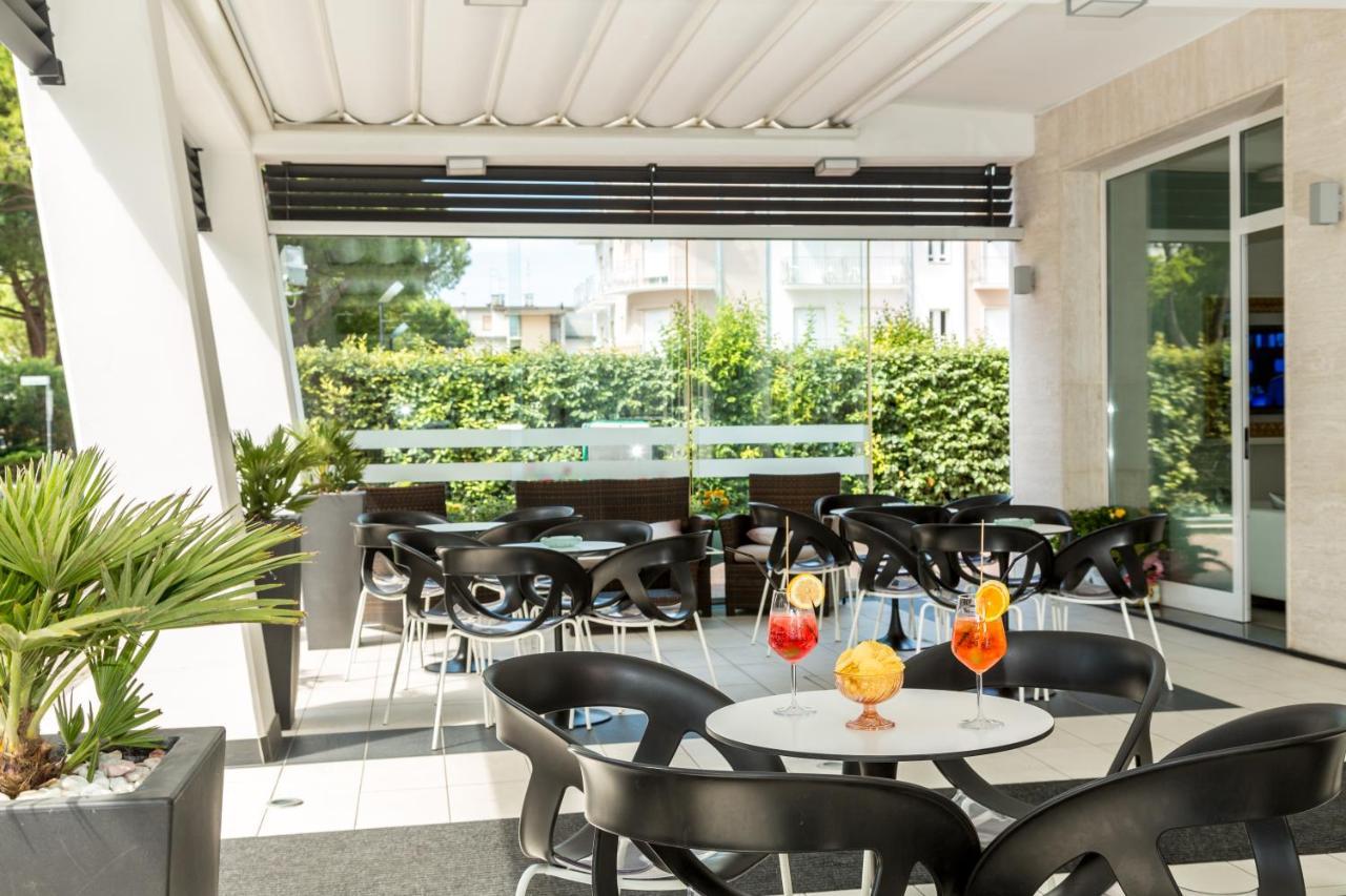 לידו די ג'סולו Hotel & Aparthotel Carinthia S מראה חיצוני תמונה