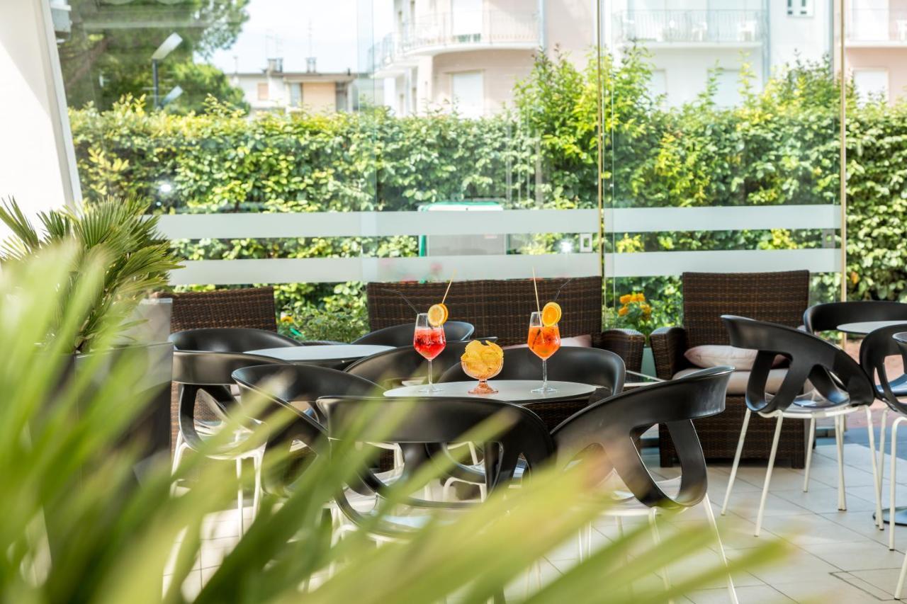 לידו די ג'סולו Hotel & Aparthotel Carinthia S מראה חיצוני תמונה