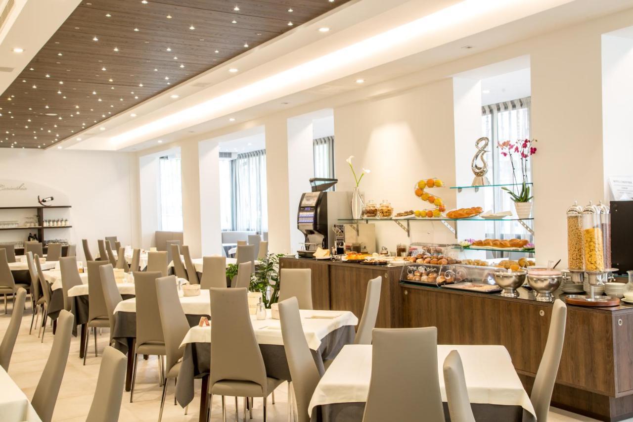 לידו די ג'סולו Hotel & Aparthotel Carinthia S מראה חיצוני תמונה