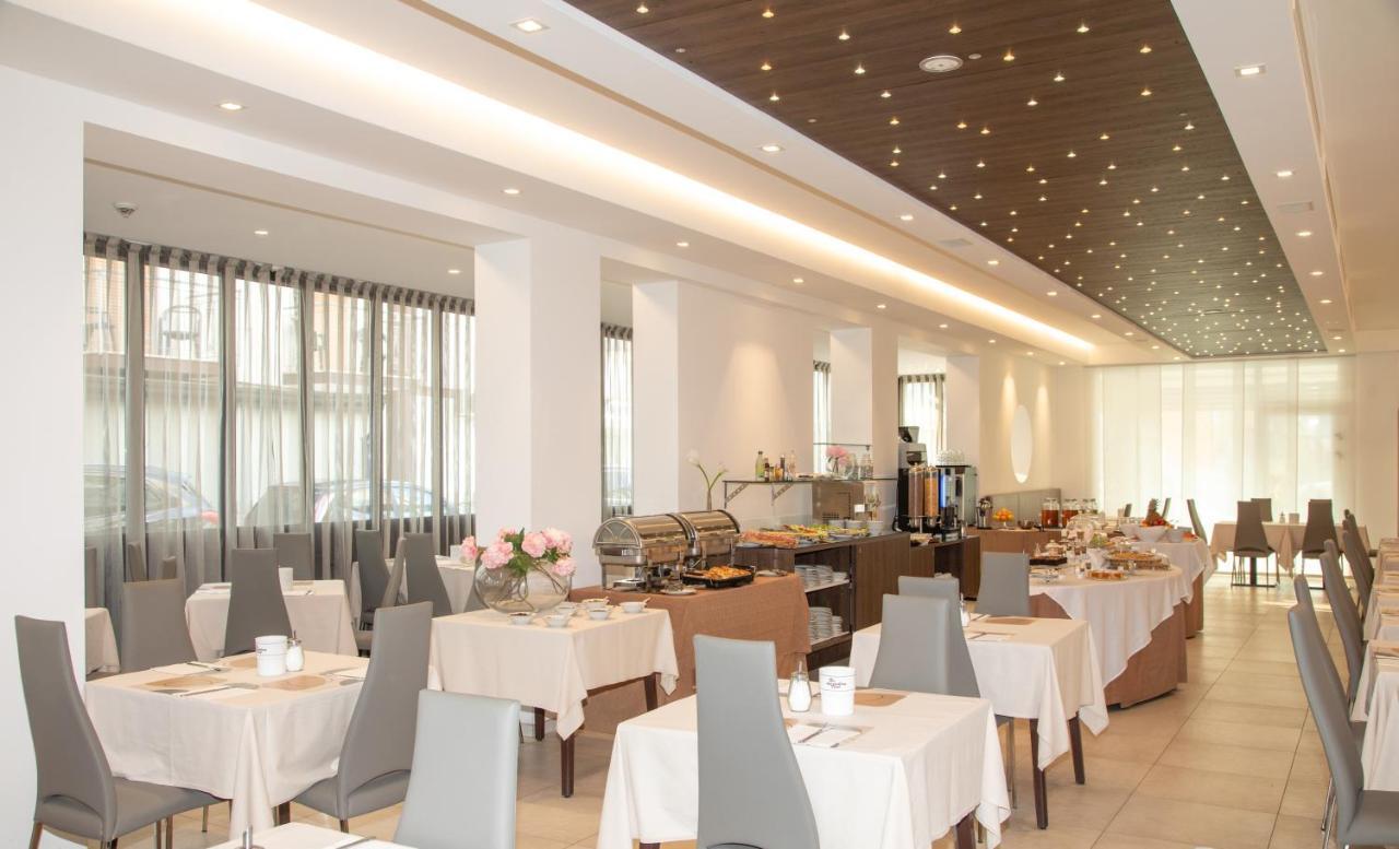 לידו די ג'סולו Hotel & Aparthotel Carinthia S מראה חיצוני תמונה