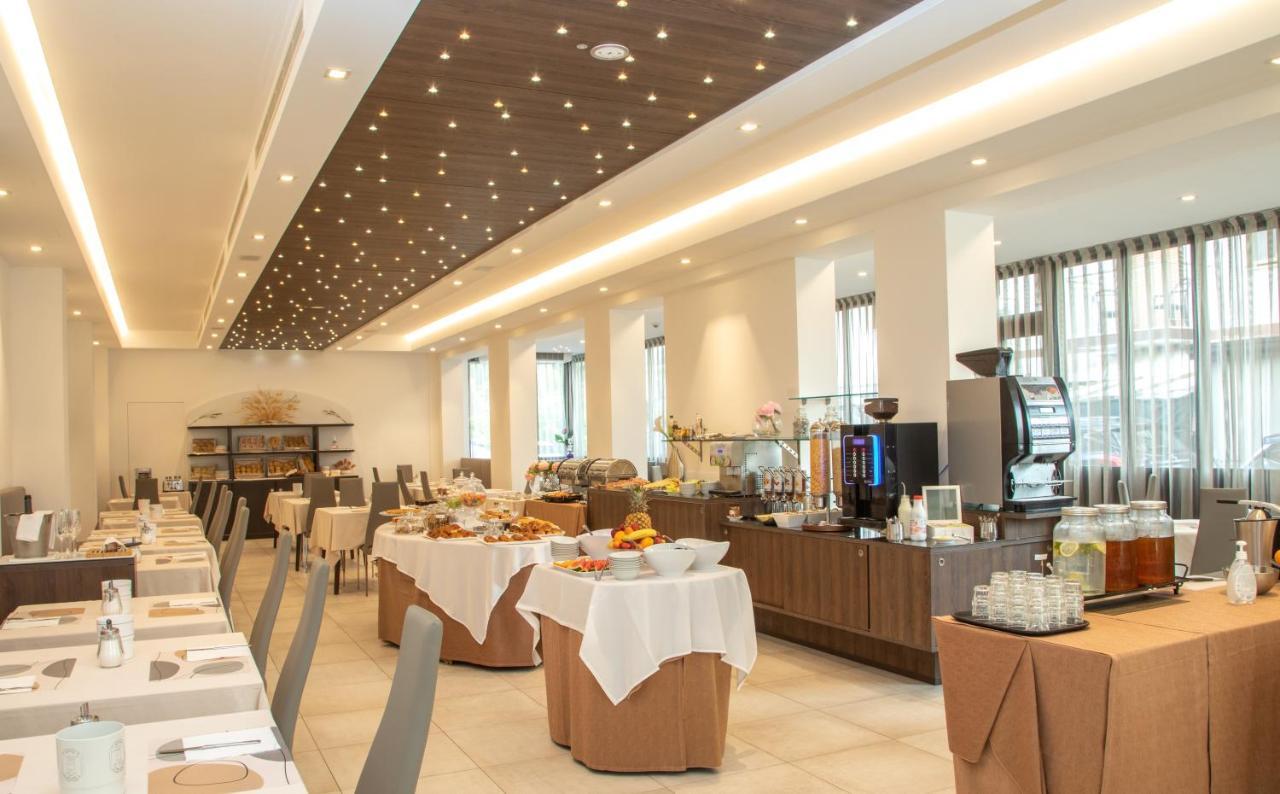 לידו די ג'סולו Hotel & Aparthotel Carinthia S מראה חיצוני תמונה