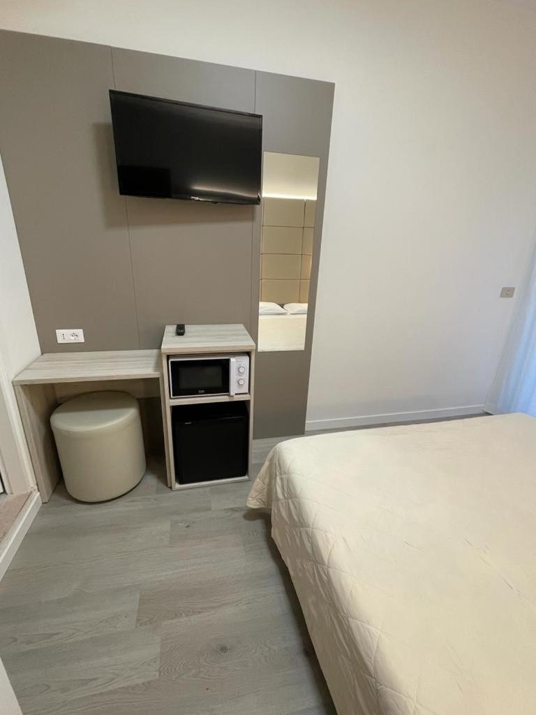 לידו די ג'סולו Hotel & Aparthotel Carinthia S מראה חיצוני תמונה