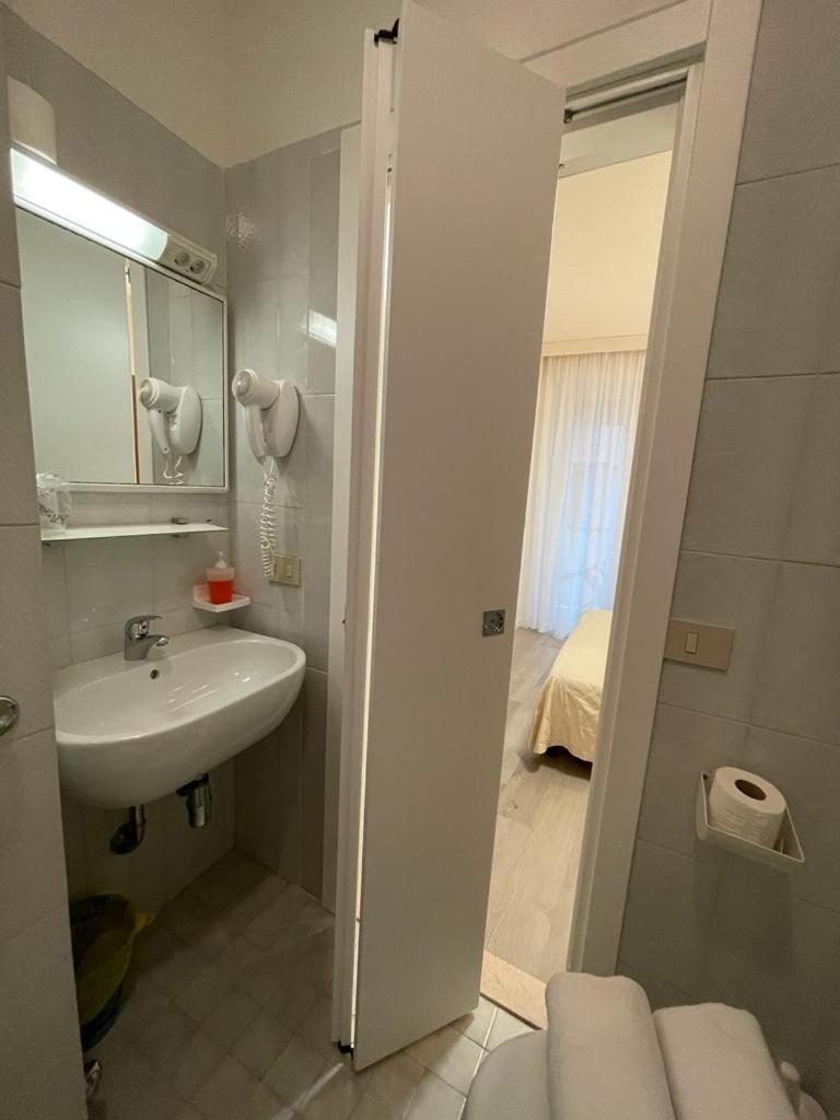 לידו די ג'סולו Hotel & Aparthotel Carinthia S מראה חיצוני תמונה