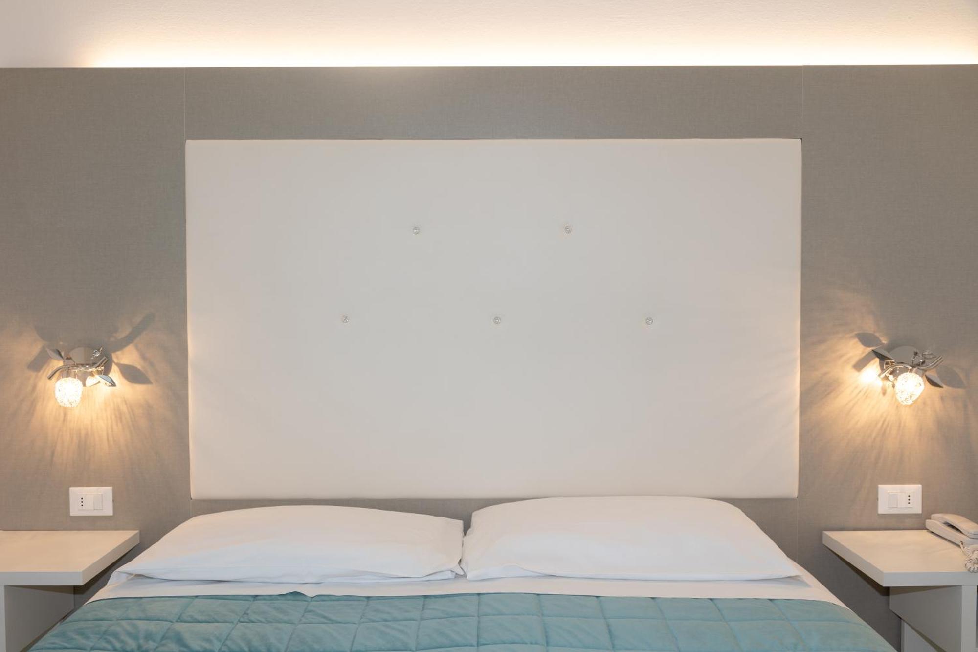 לידו די ג'סולו Hotel & Aparthotel Carinthia S מראה חיצוני תמונה